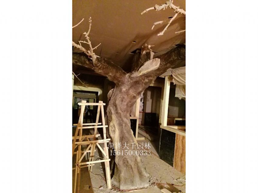 點擊查看詳細信息<br>標題：假樹內施工中 閱讀次數：1365